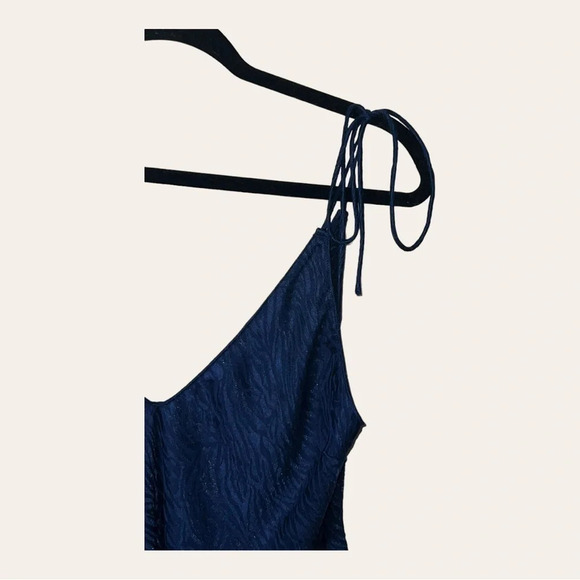 0144W. VICTORIA’S SECRET NAVY BLUE IN COLOR‎ SIZE MEDIUM LINGERIE TOP - Picture 2 of 9